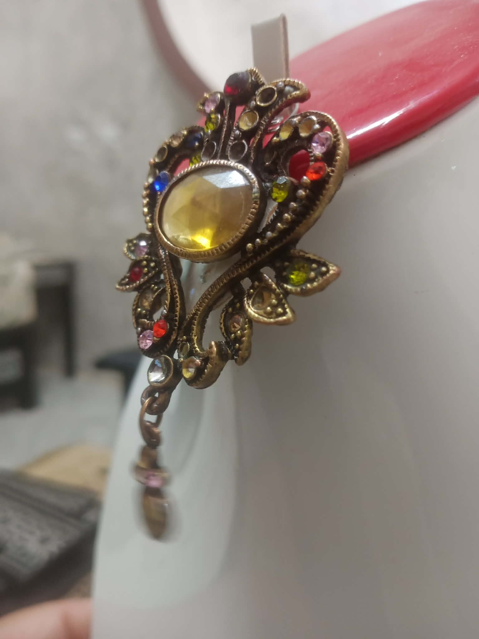 قلادة من برونز