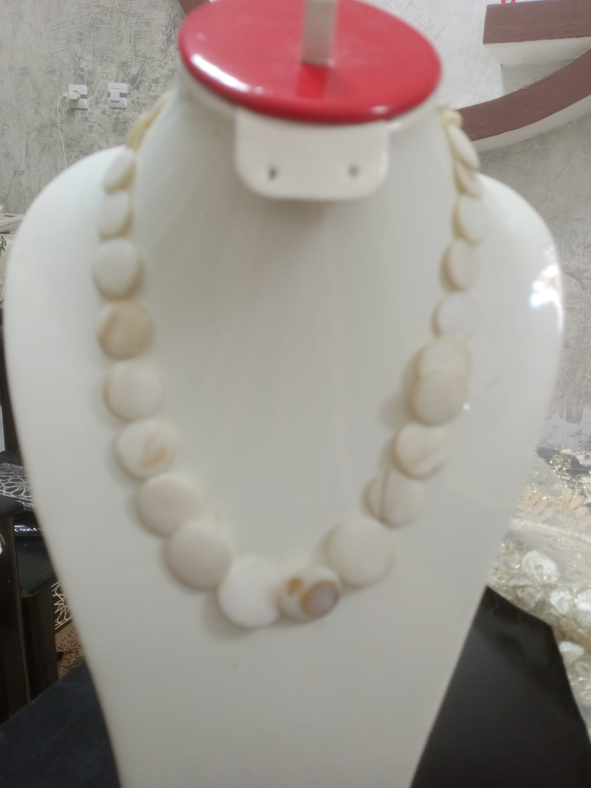 عقد تحفة من عاج