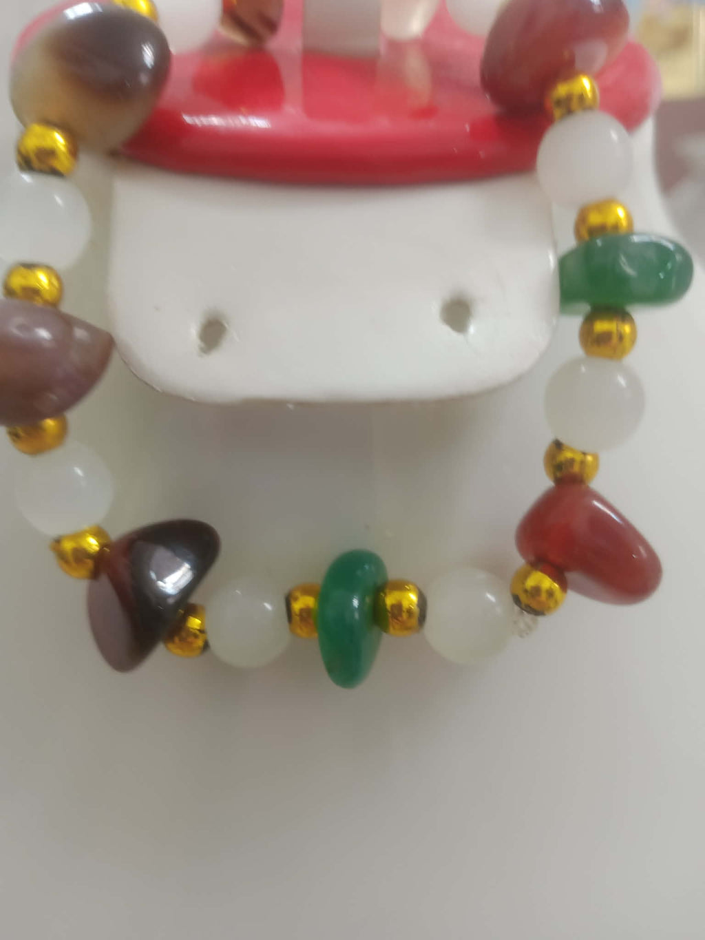 سوار بأحجار طبيعية