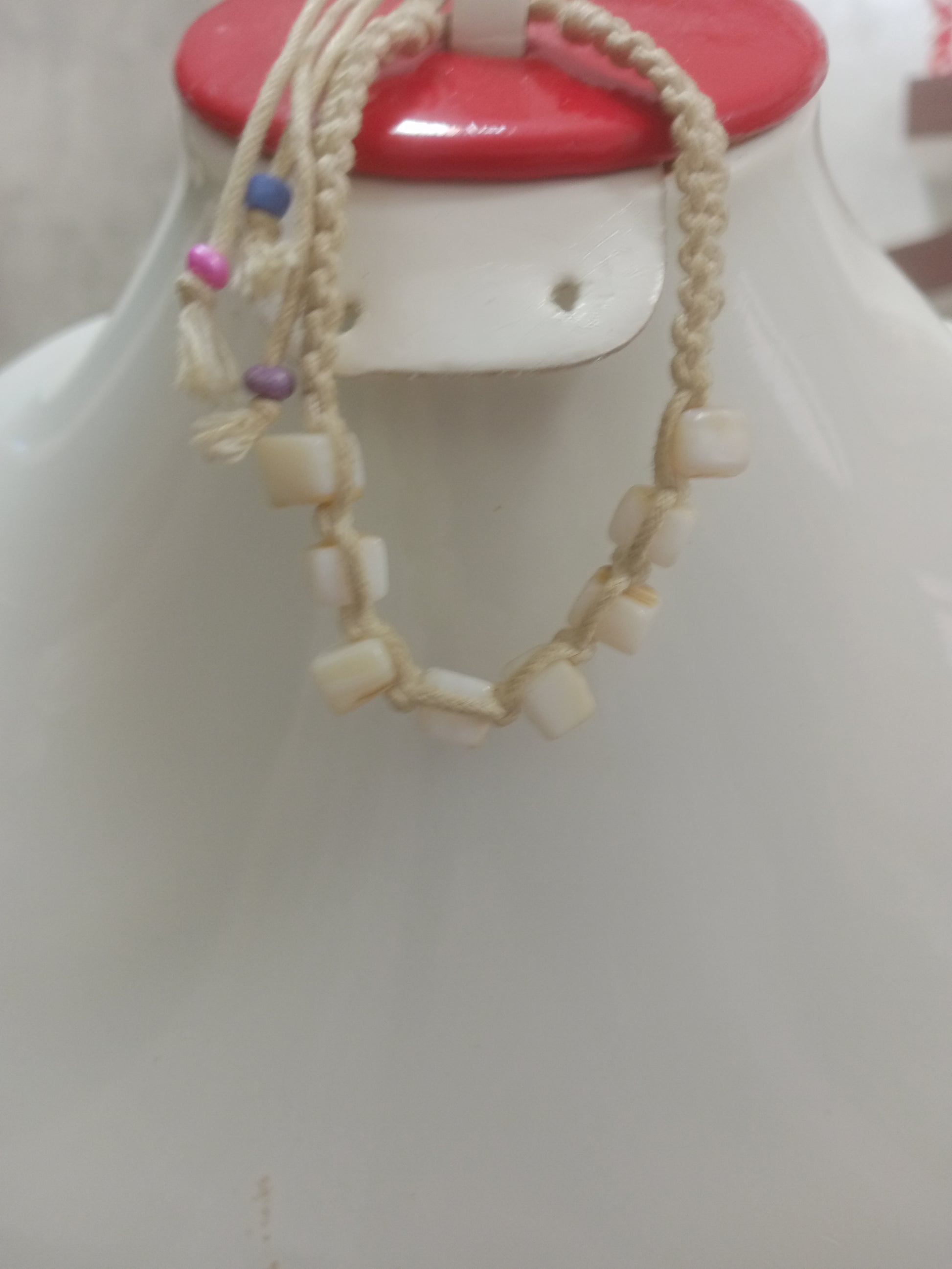 سوار بأحجار طبيعية