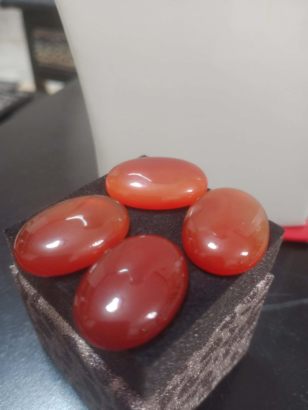 أحجار عقيق طبيعي
