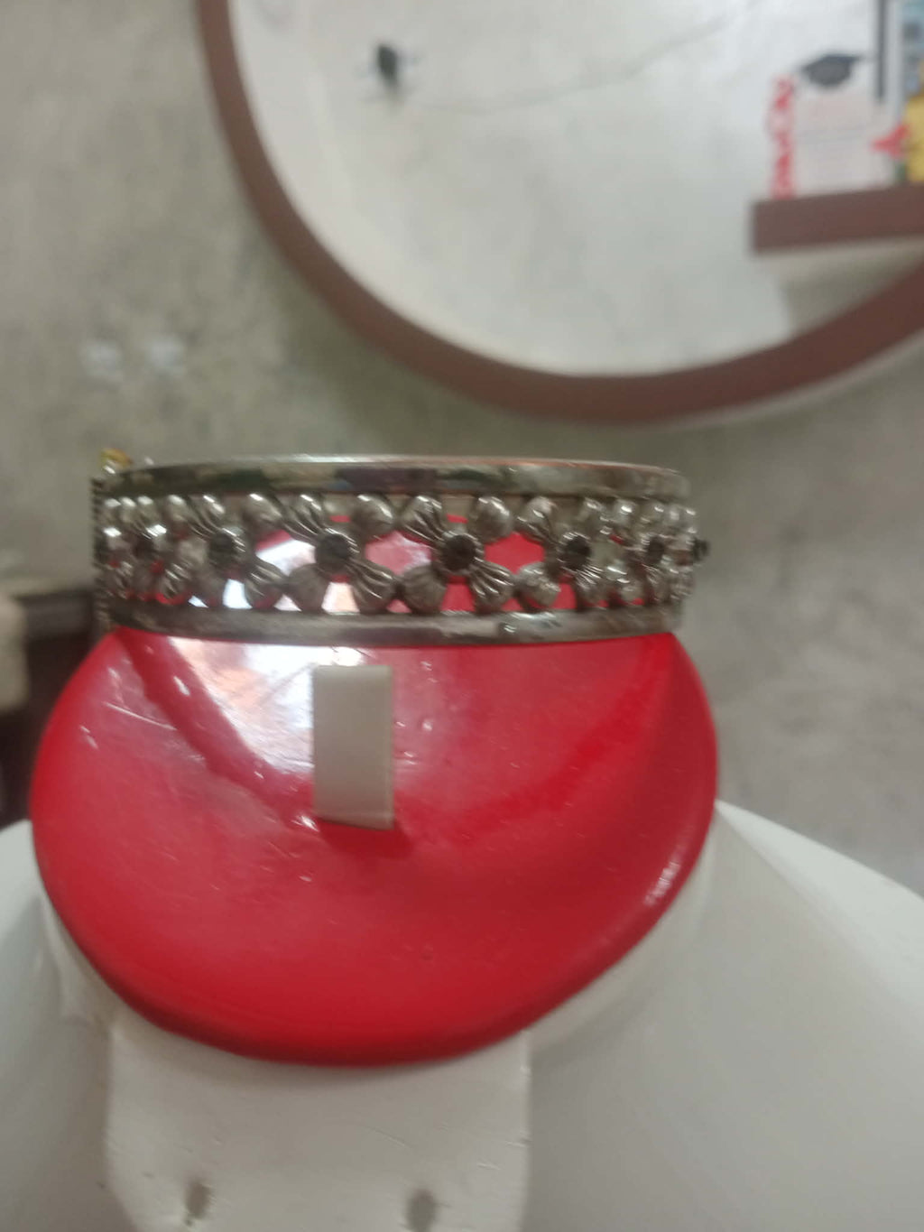 سوار من بلاكي أبيض