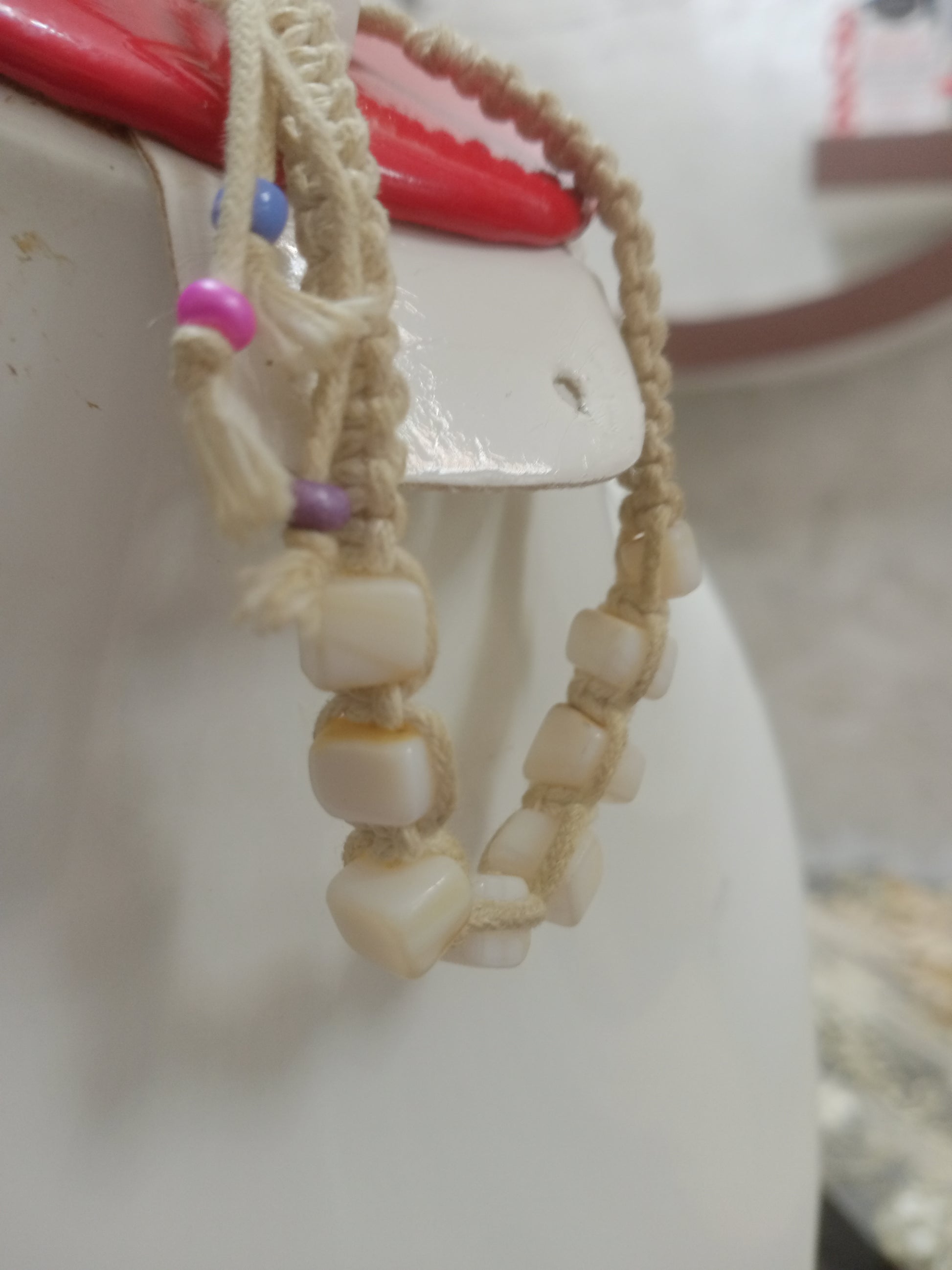 سوار بأحجار طبيعية