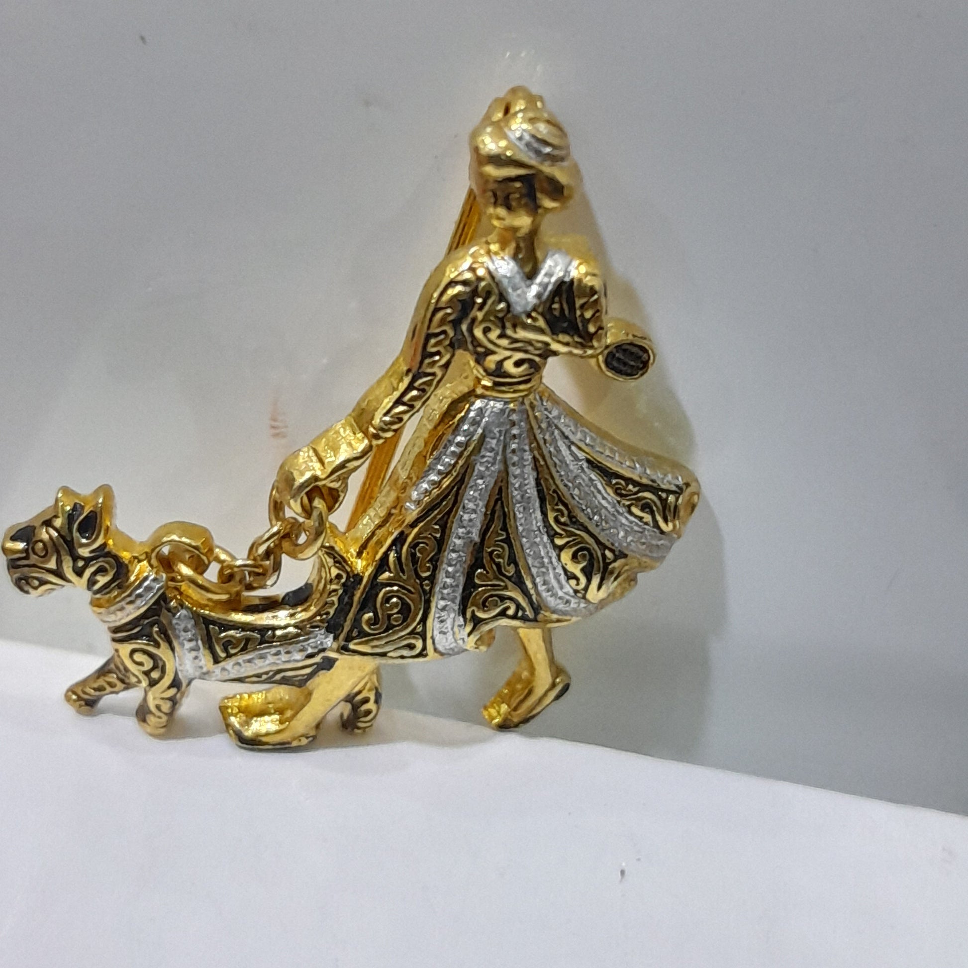 بروش بلاكي فرنسي