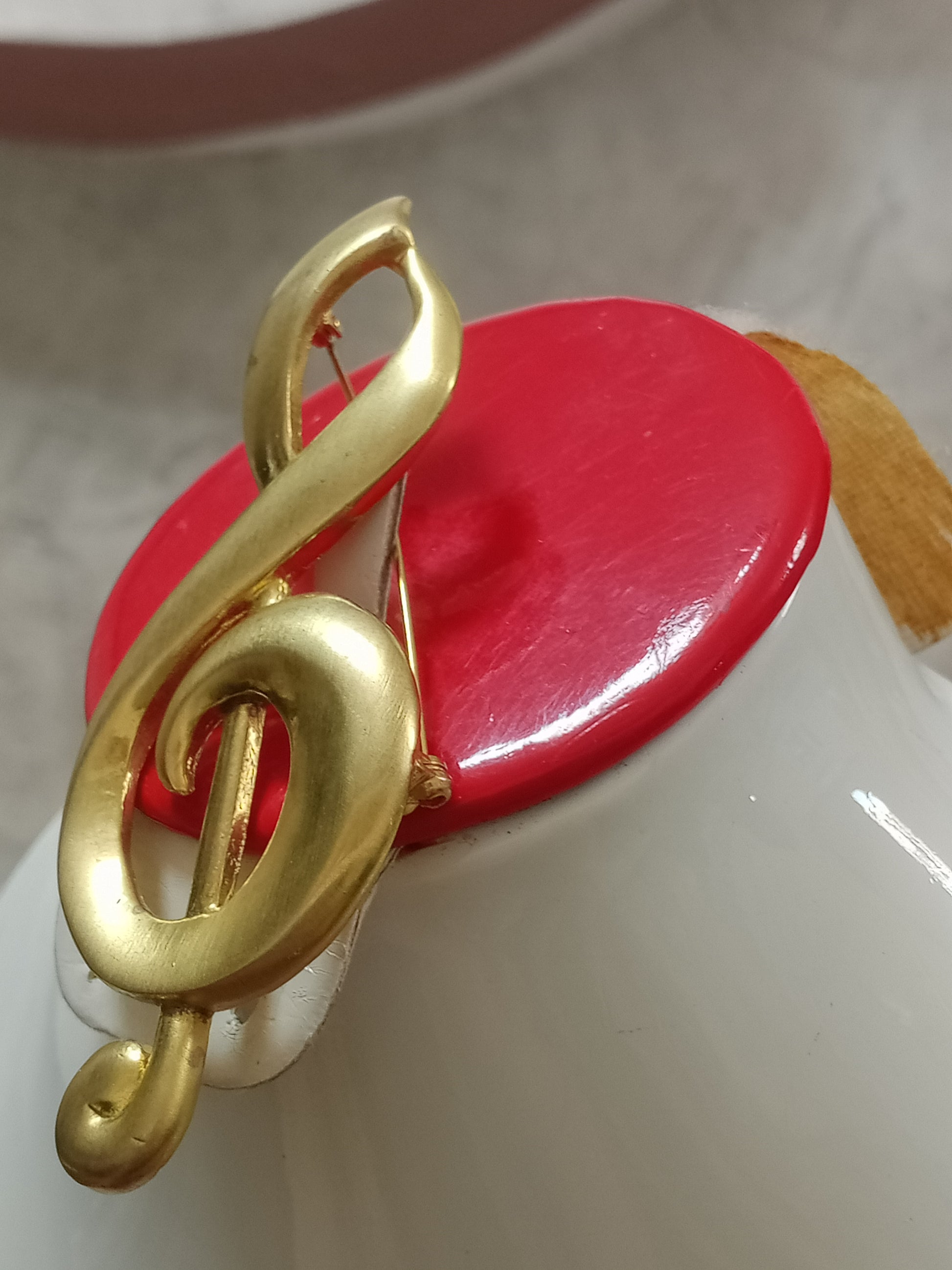 بروش تحفة من بلاكي فرنسي