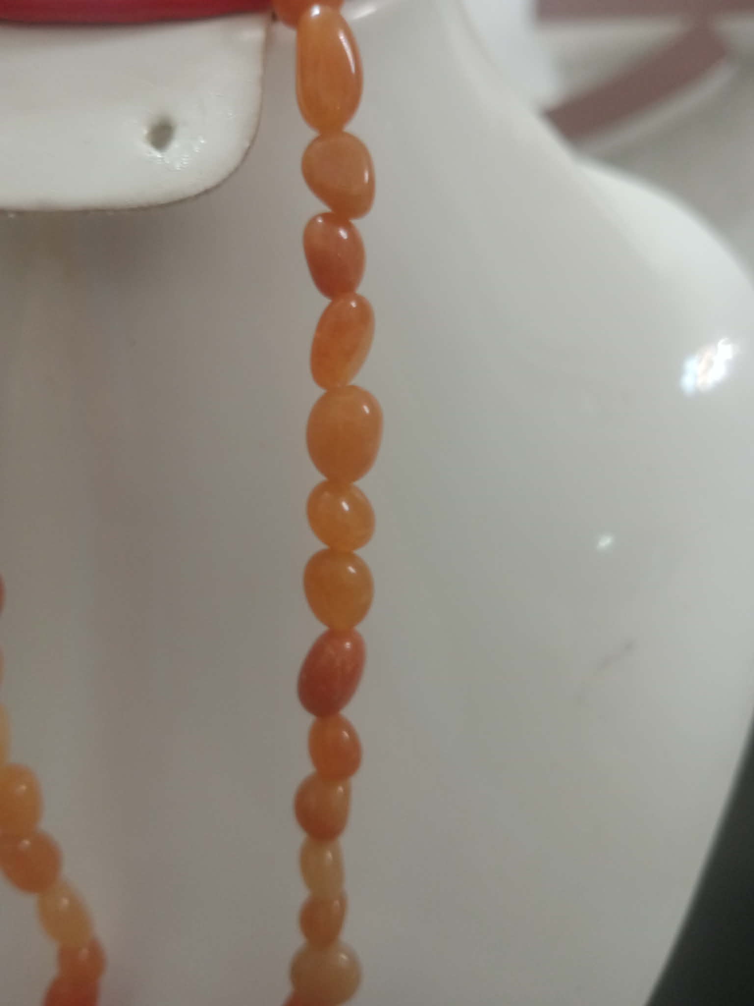 خيط من أحجار عقيق طبيعي