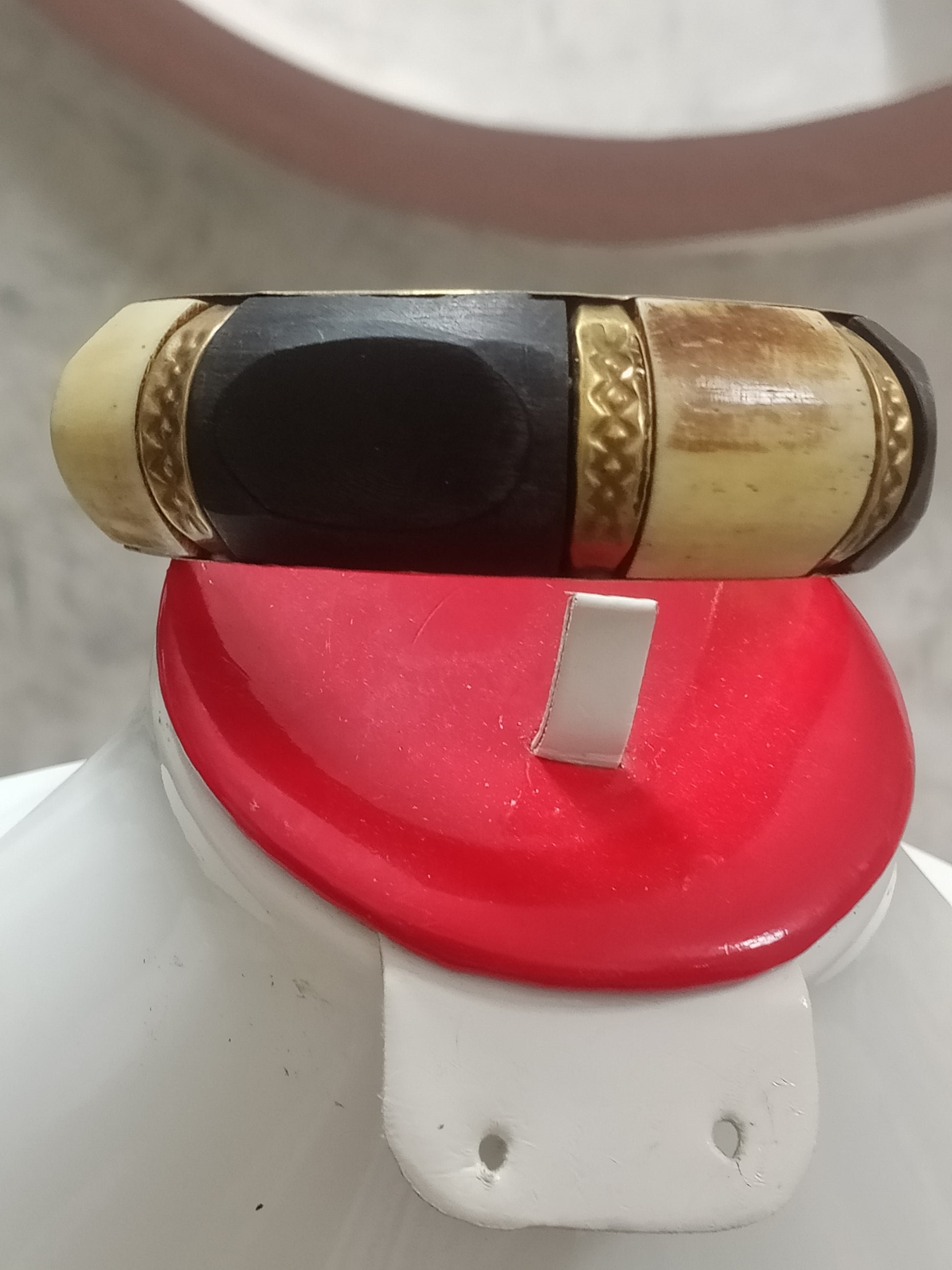 سوار تحفة من نحاس وعاج 8 سم