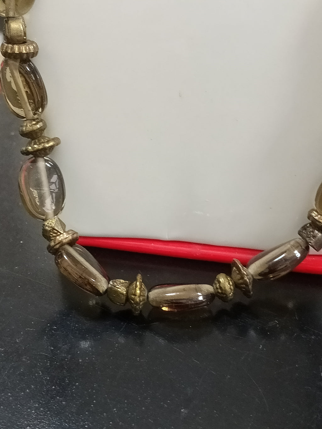 عقد تحفة من احجار كوارتز دخاني