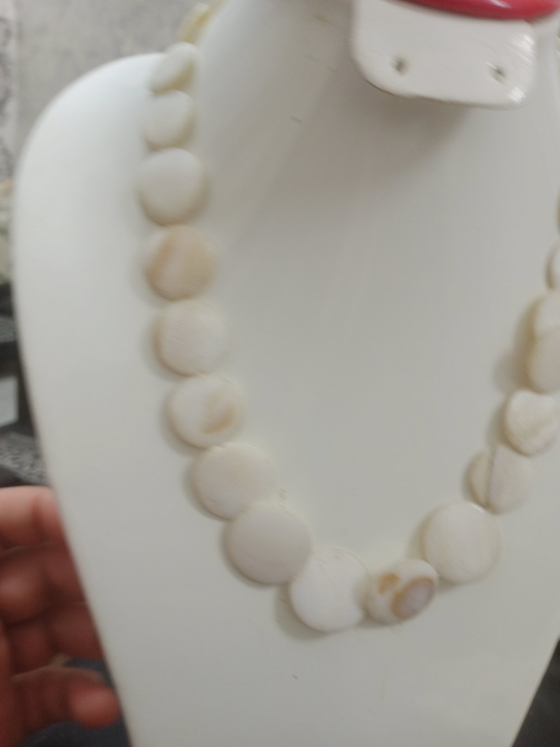 عقد تحفة من عاج