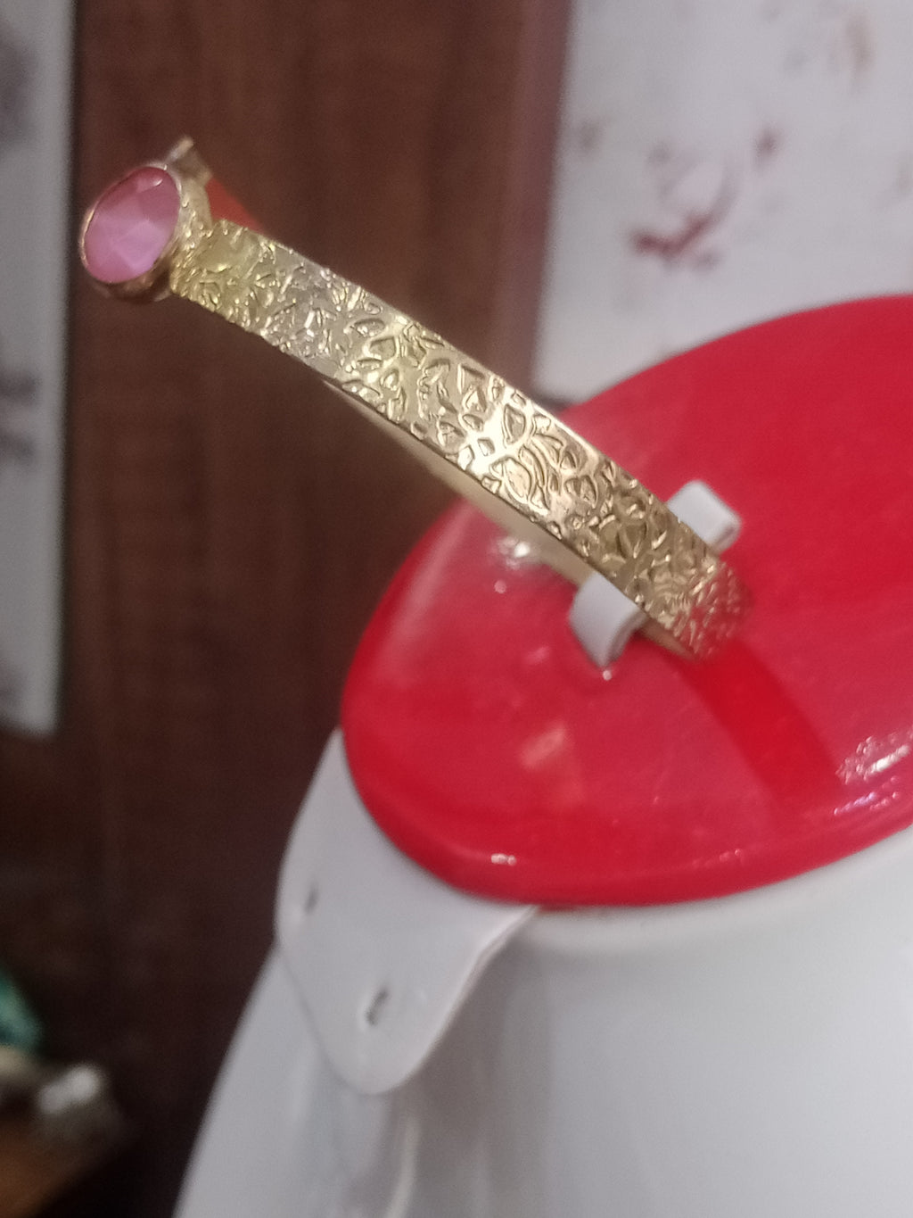 سوار من بلاكي مرصع بحجر عين الهر
