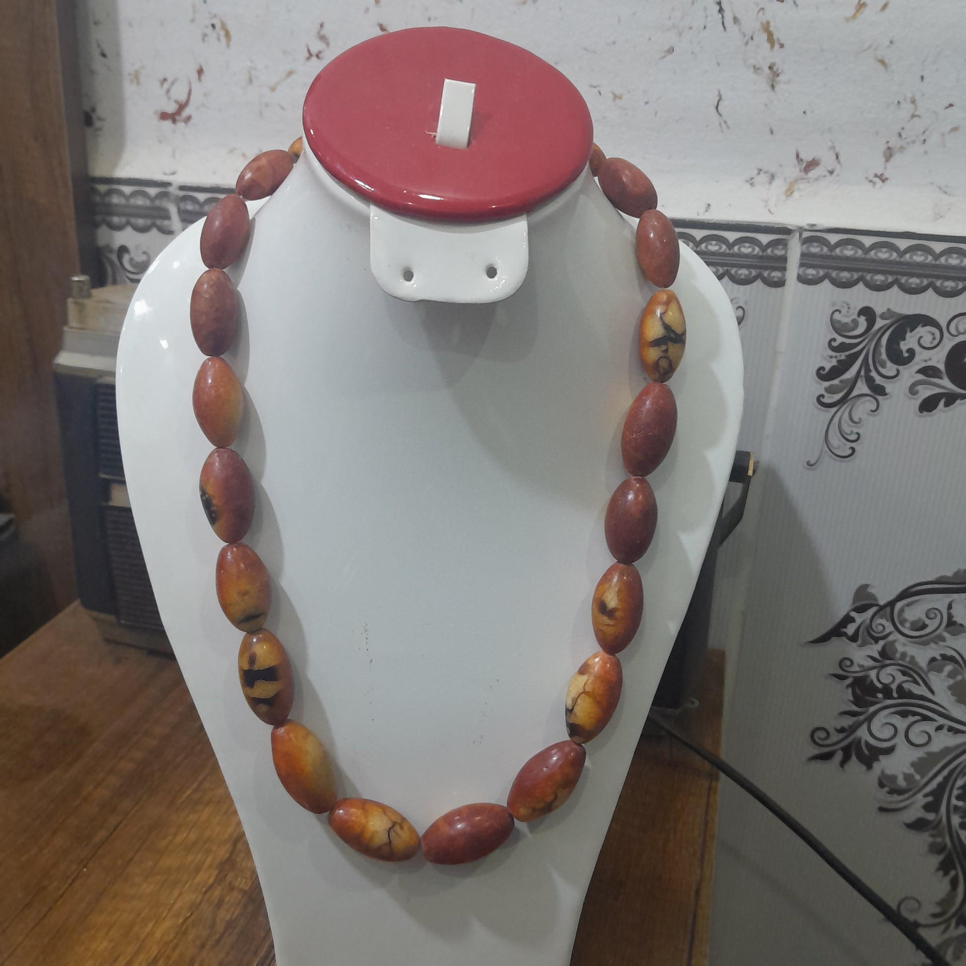 عقد من مرجان طبيعي