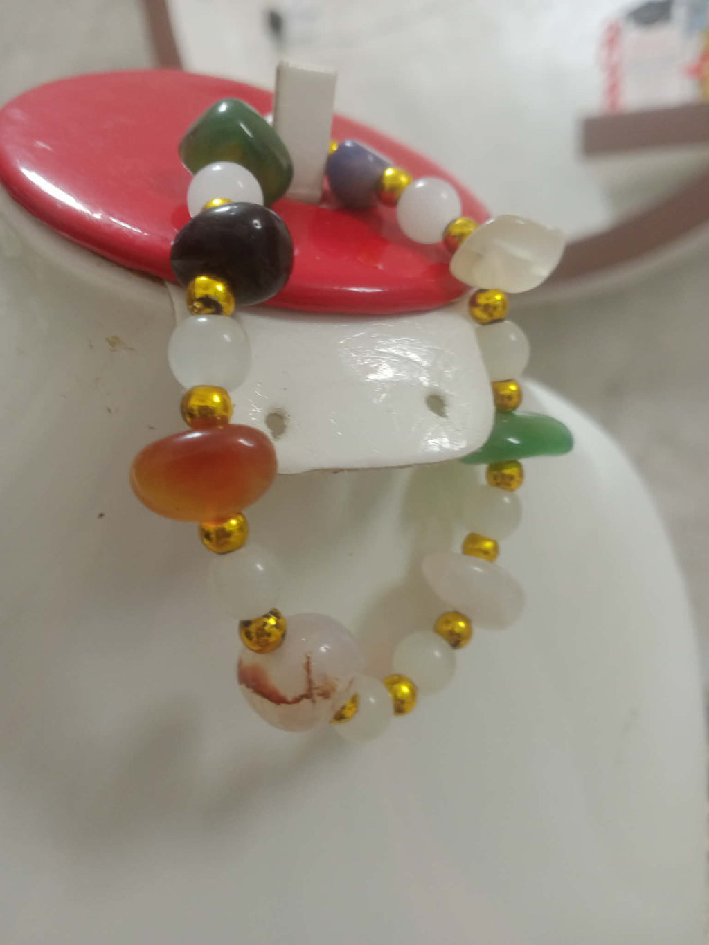سوار بأحجار طبيعية