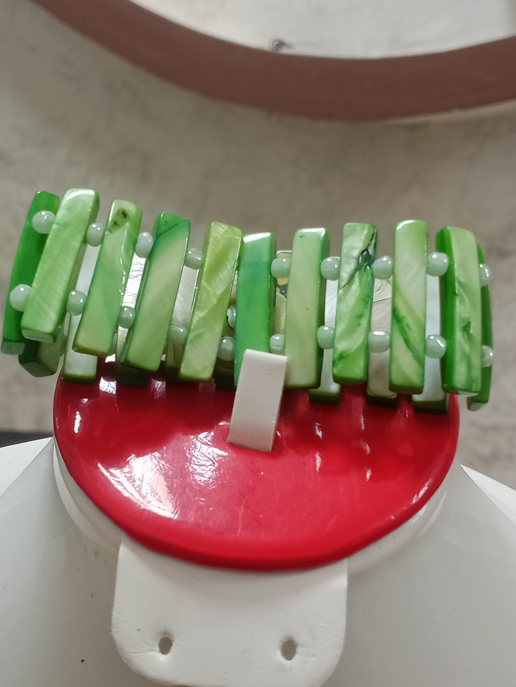 سوار تحفة من صدف طبيعي