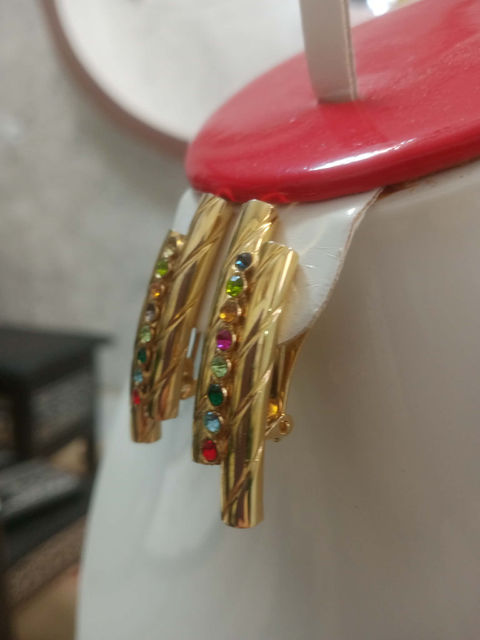أقراط تحفة من بلاكي فرنسي