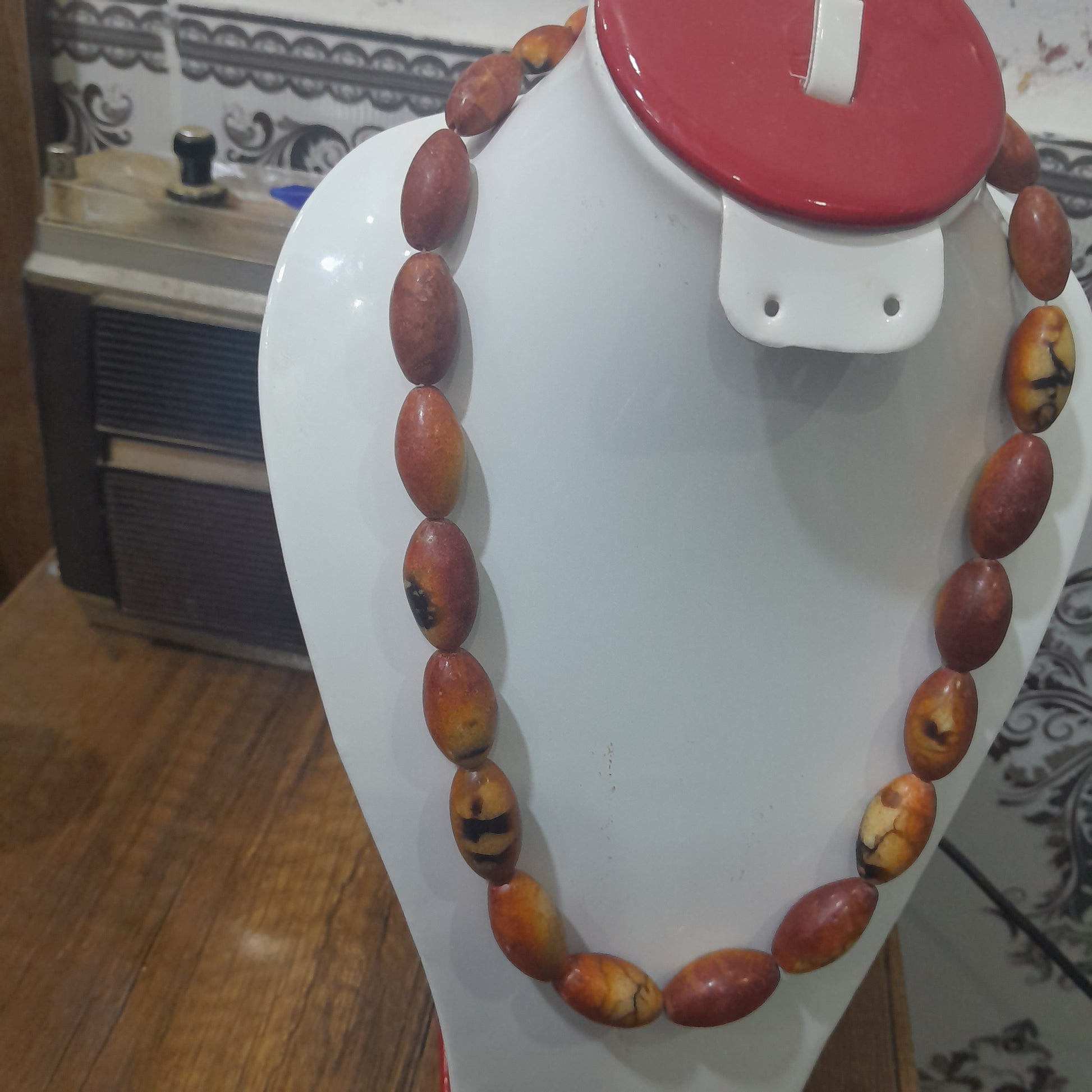 عقد من مرجان طبيعي