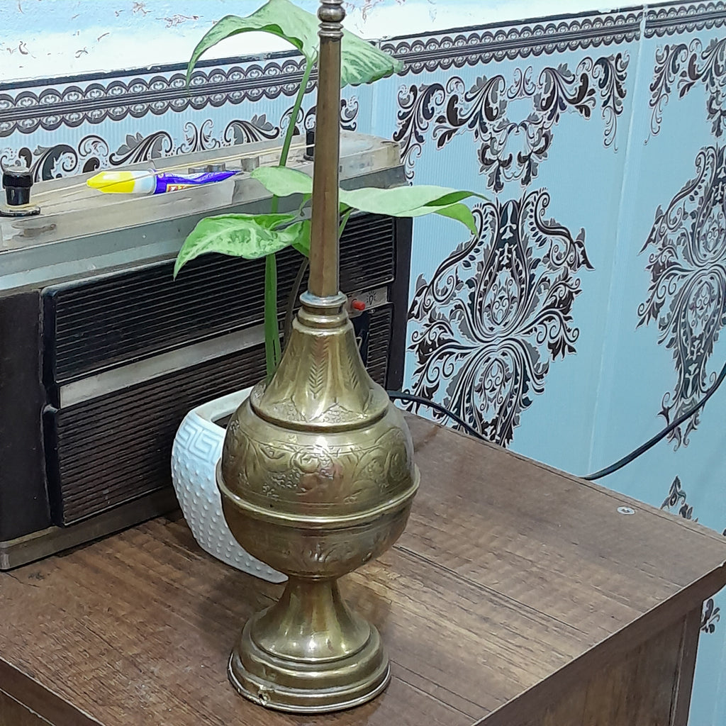 مرش قديم من نحاس