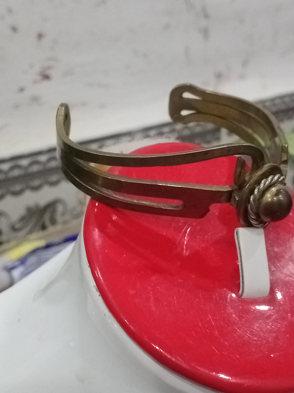 سوار قديم من نحاس