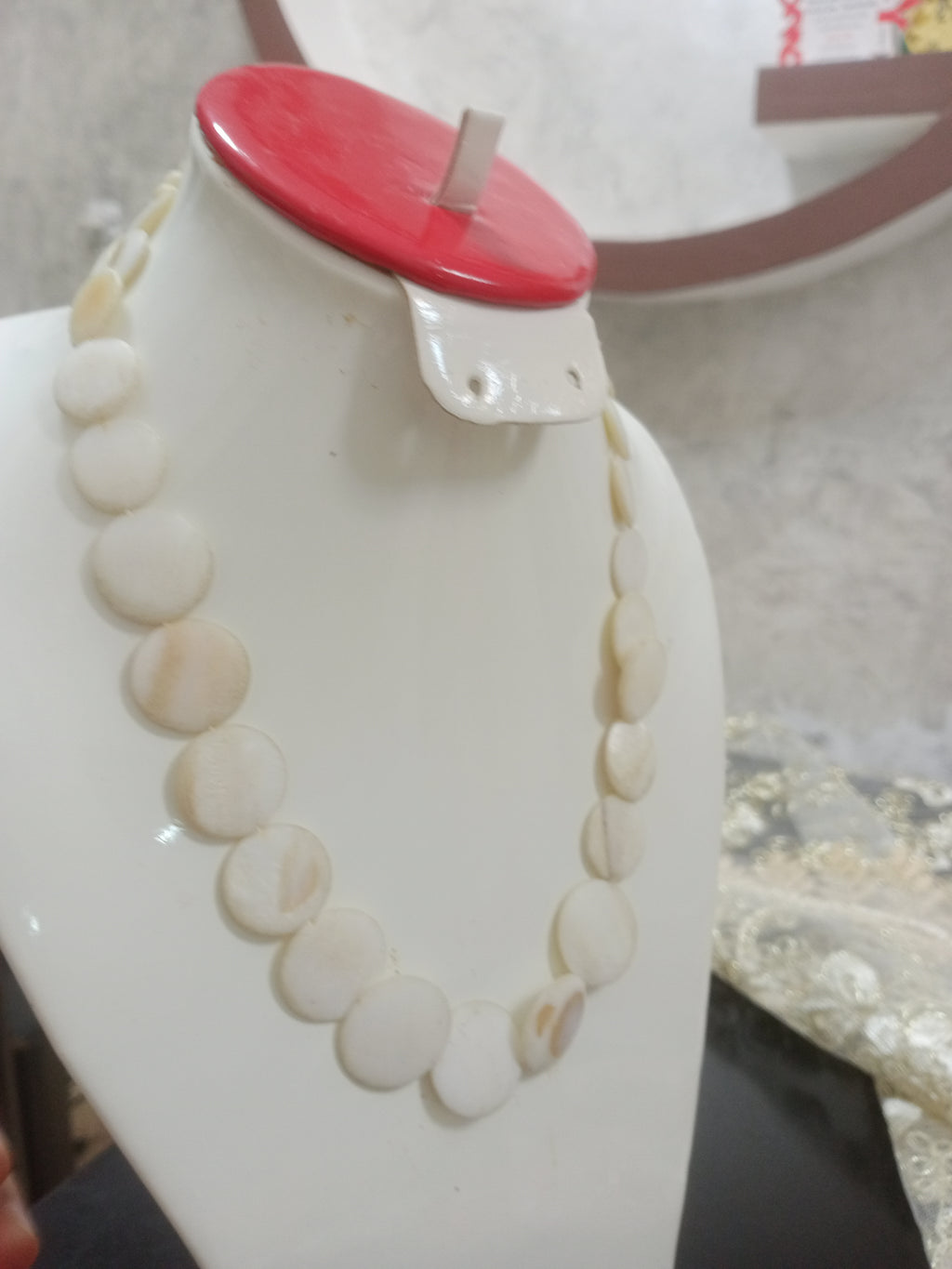 عقد تحفة من عاج