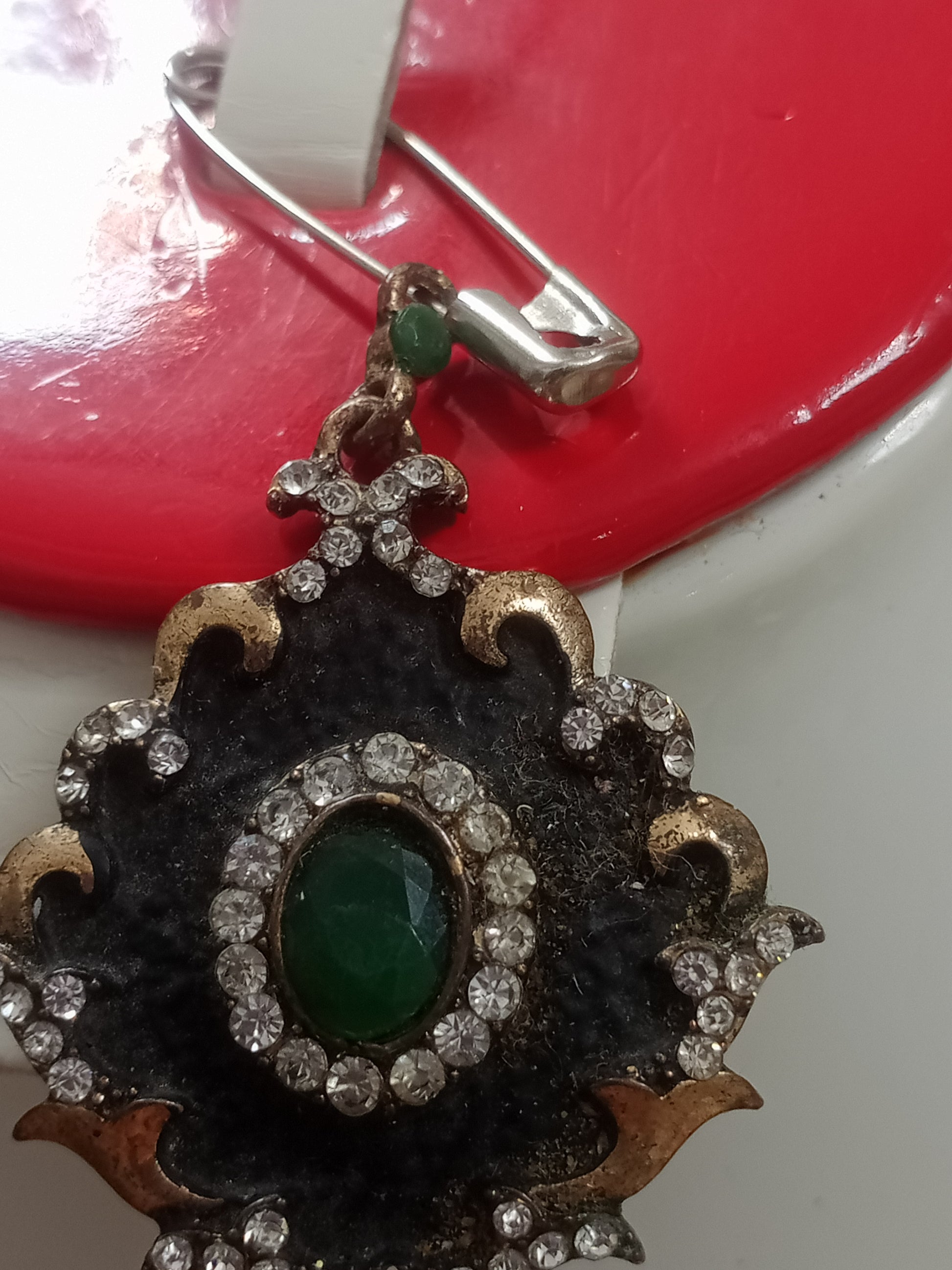 قلادة من برونز