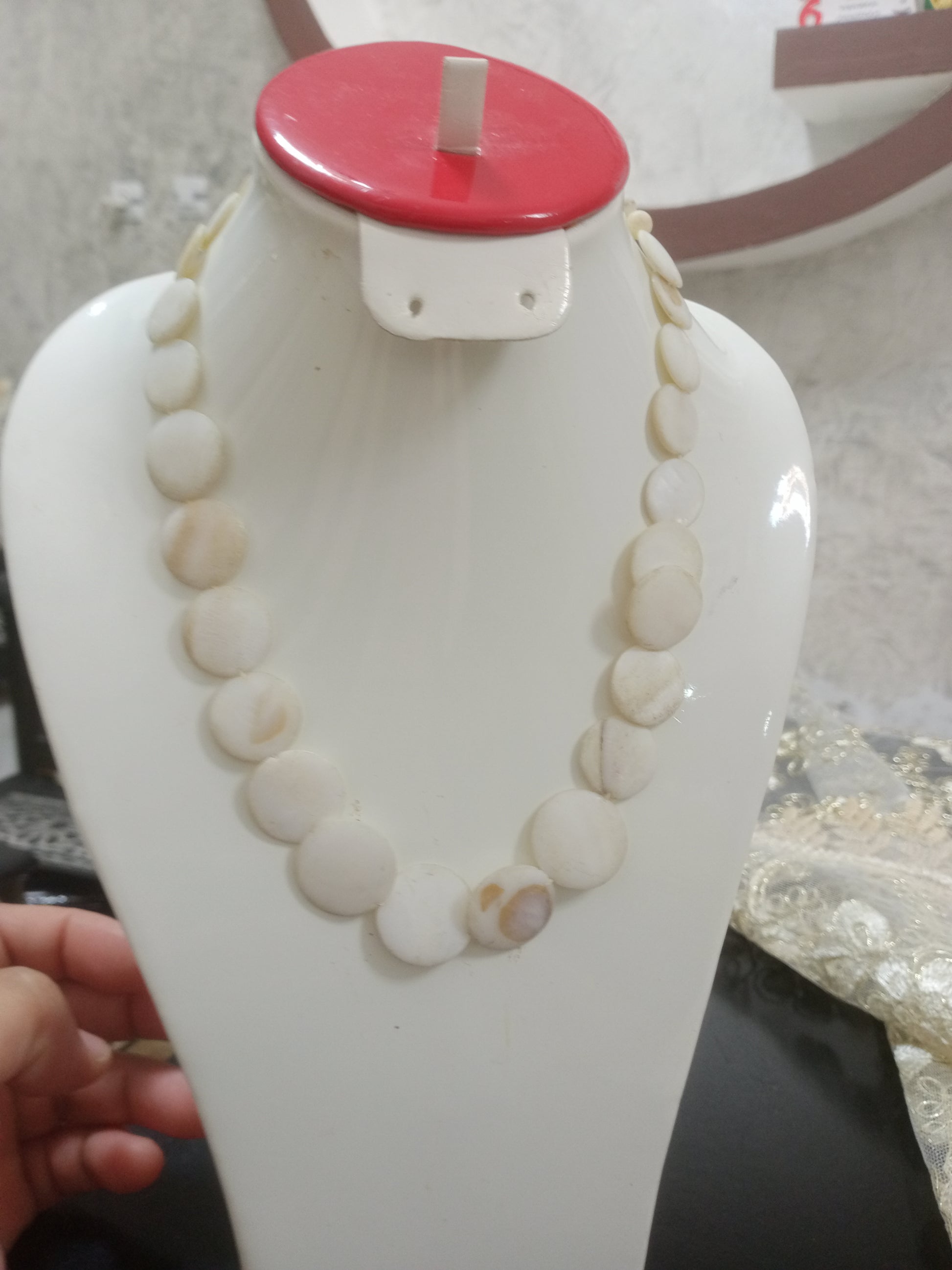 عقد تحفة من عاج