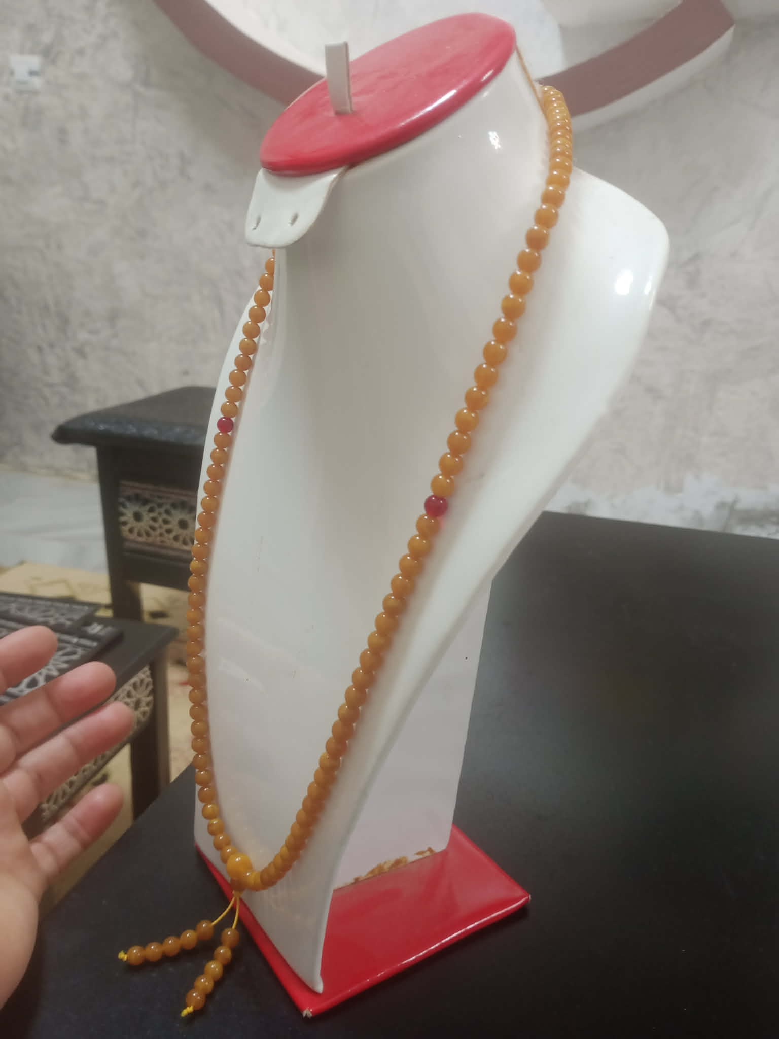 سبحة من كهرمان طبيعي